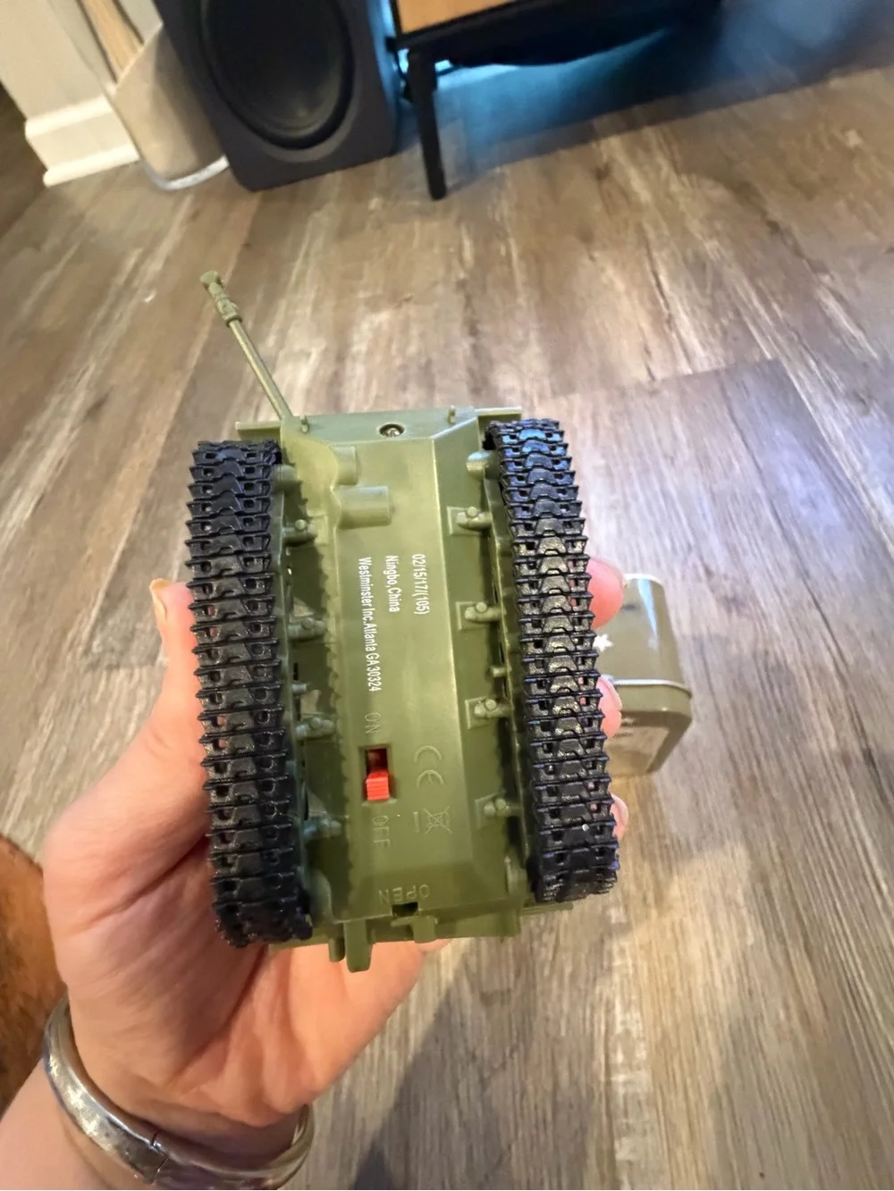 U.S. Army Green Tank in a Tin Playset with Plastic Soldiers